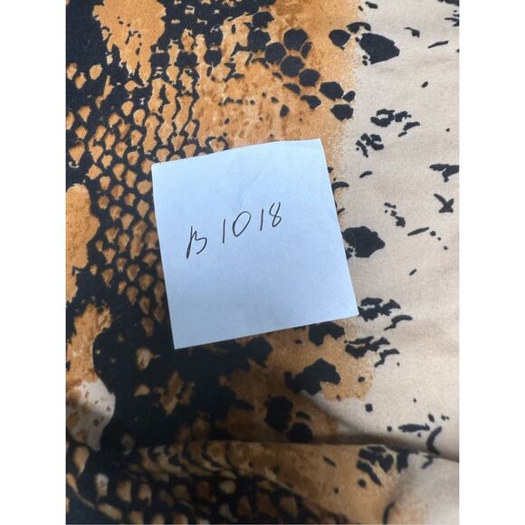 Free Kisses Women’s Bohemian Rushed Front Animal Print Top Size L See Notes - Picture 6 of 6